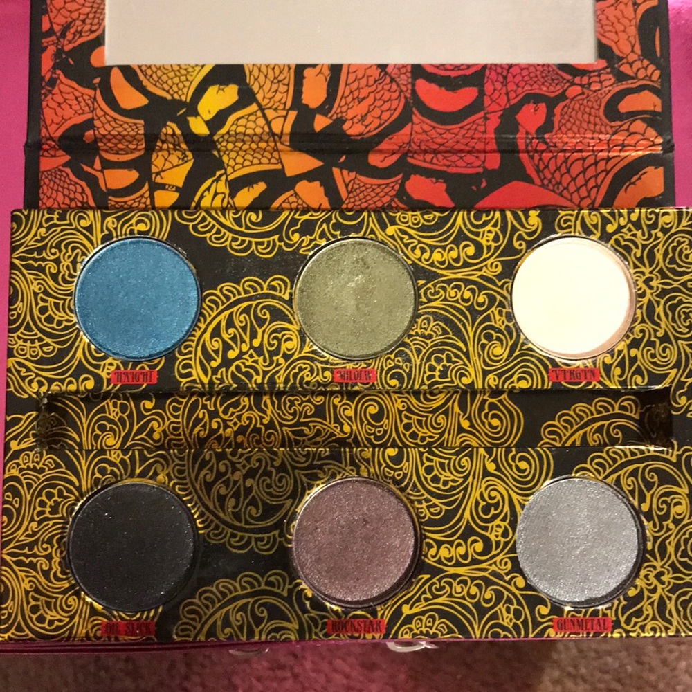 Urban Decay Dangerous Palette